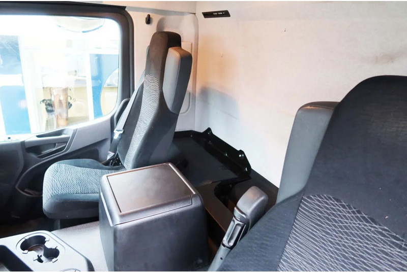 Skříňový nákladní auto Mercedes-Benz Actros 1840 L Bakwagen + Bar klep 2000 KG + Geïsoleerde bak: obrázek 14 Skříňový nákladní auto Mercedes-Benz Actros 1840 L Bakwagen + Bar klep 2000 KG + Geïsoleerde bak: obrázek 14