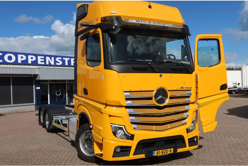 Mercedes-Benz Actros 2642 LL Giga Space Wisselbare opbouw/chassis cabine + lift as - Kontejnérový podvozek/ Výměnná nástavba: obrázek 2 Mercedes-Benz Actros 2642 LL Giga Space Wisselbare opbouw/chassis cabine + lift as - Kontejnérový podvozek/ Výměnná nástavba: obrázek 2