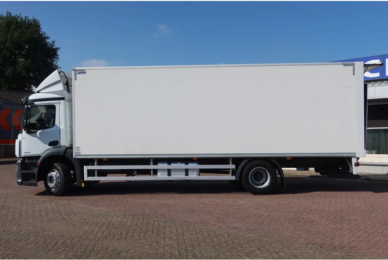 Mercedes-Benz Antos 2127 L Bak + klep 2000 kg Euro 6 - Skříňový nákladní auto: obrázek 4 Mercedes-Benz Antos 2127 L Bak + klep 2000 kg Euro 6 - Skříňový nákladní auto: obrázek 4