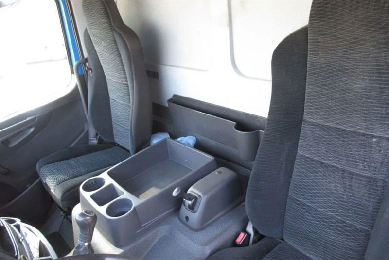 Mercedes-Benz Atego 1318L Euro 6 - Plachtový nákladní auto: obrázek 5 Mercedes-Benz Atego 1318L Euro 6 - Plachtový nákladní auto: obrázek 5