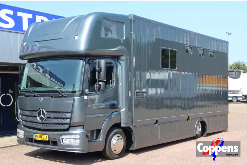 Mercedes-Benz Atego 816 L 3 Paarden/4 Ponies Nieuwe APK + nieuwe accu. - Auto na přepravu koní: obrázek 1 Mercedes-Benz Atego 816 L 3 Paarden/4 Ponies Nieuwe APK + nieuwe accu. - Auto na přepravu koní: obrázek 1