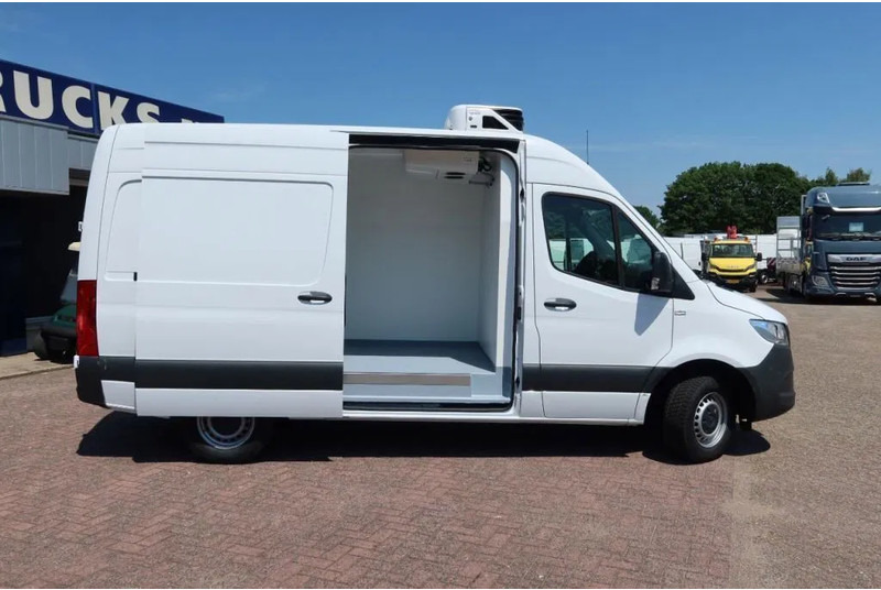 Chladící dodávka Mercedes-Benz Sprinter 315 CDI Koel/Vries/Verwarmen Carrier Xarios 350 + 220 volt nachtaansluiting: obrázek 16 Chladící dodávka Mercedes-Benz Sprinter 315 CDI Koel/Vries/Verwarmen Carrier Xarios 350 + 220 volt nachtaansluiting: obrázek 16