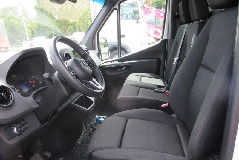 Mercedes-Benz Sprinter 316 CDI Koelen/Vriezen/ Verwarmen Carrier Xarios 350 + 220 volt nacht aansluiting - Chladící dodávka: obrázek 5 Mercedes-Benz Sprinter 316 CDI Koelen/Vriezen/ Verwarmen Carrier Xarios 350 + 220 volt nacht aansluiting - Chladící dodávka: obrázek 5