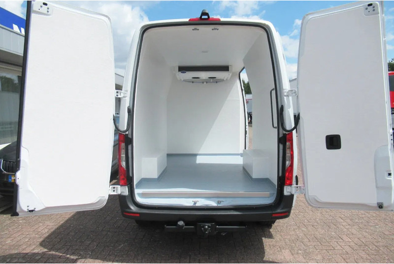 Mercedes-Benz Sprinter 316 CDI Koelen/Vriezen/ Verwarmen Carrier Xarios 350 + 220 volt nacht aansluiting - Chladící dodávka: obrázek 3 Mercedes-Benz Sprinter 316 CDI Koelen/Vriezen/ Verwarmen Carrier Xarios 350 + 220 volt nacht aansluiting - Chladící dodávka: obrázek 3