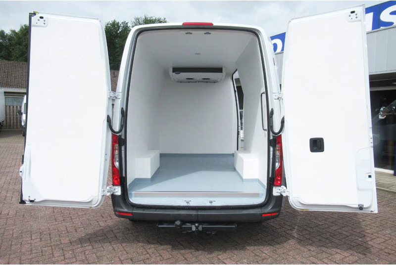 Mercedes-Benz Sprinter 317 CDI Koel / Vries/ verwarmen Carrier Xarios 350 + 220 volt nacht stekkerL2/H2 - Chladící dodávka: obrázek 3 Mercedes-Benz Sprinter 317 CDI Koel / Vries/ verwarmen Carrier Xarios 350 + 220 volt nacht stekkerL2/H2 - Chladící dodávka: obrázek 3