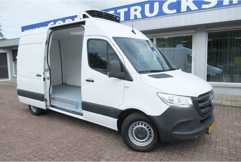 Mercedes-Benz Sprinter 317 CDI Koel / Vries/ verwarmen Carrier Xarios 350 + 220 volt nacht stekkerL2/H2 - Chladící dodávka: obrázek 2 Mercedes-Benz Sprinter 317 CDI Koel / Vries/ verwarmen Carrier Xarios 350 + 220 volt nacht stekkerL2/H2 - Chladící dodávka: obrázek 2
