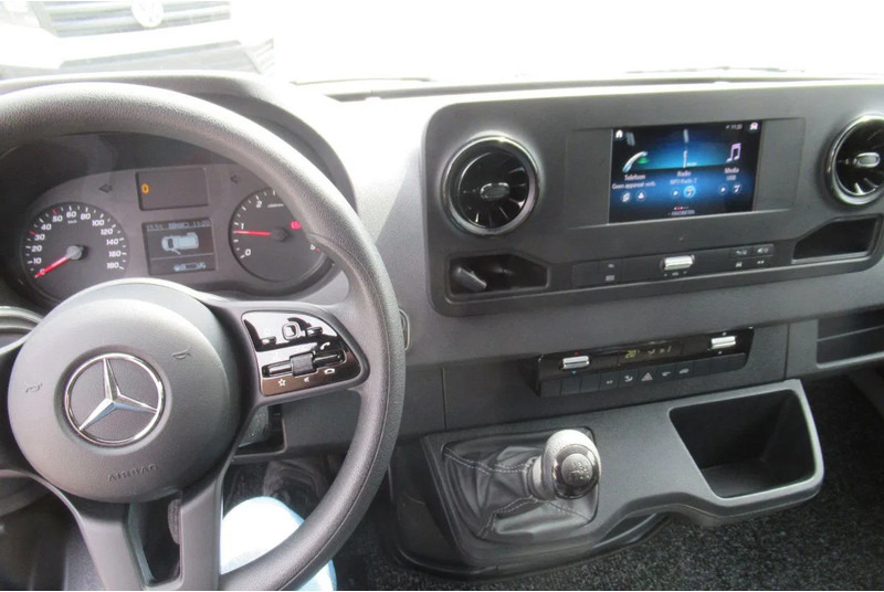 Mercedes-Benz Sprinter 317 CDI Koel / Vries/ verwarmen Carrier Xarios 350 + 220 volt nacht stekkerL2/H2 - Chladící dodávka: obrázek 5 Mercedes-Benz Sprinter 317 CDI Koel / Vries/ verwarmen Carrier Xarios 350 + 220 volt nacht stekkerL2/H2 - Chladící dodávka: obrázek 5