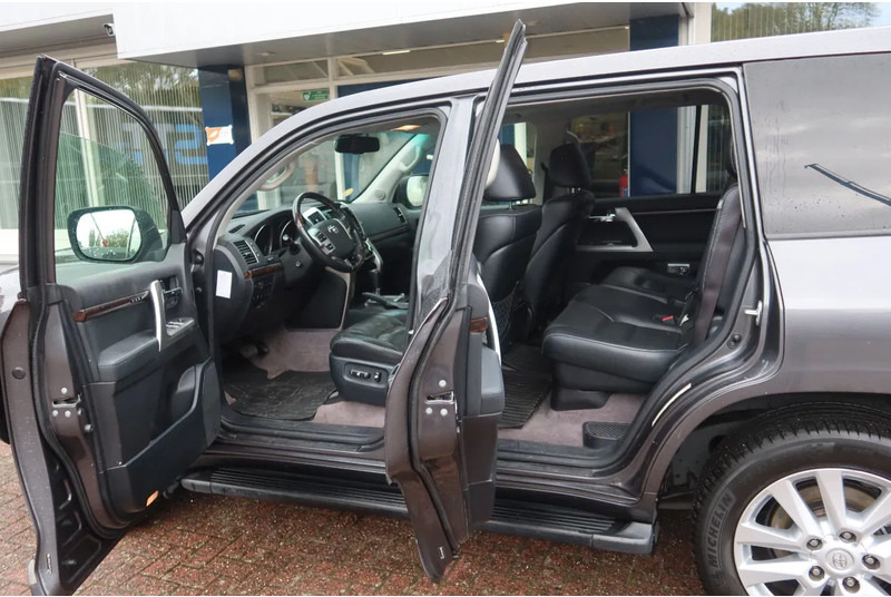 Toyota Land Cruiser V8 200 V8. 4.5D Executive. 7 Persoons. Luchtvering. Marge voertuig - Osobní auto: obrázek 3 Toyota Land Cruiser V8 200 V8. 4.5D Executive. 7 Persoons. Luchtvering. Marge voertuig - Osobní auto: obrázek 3