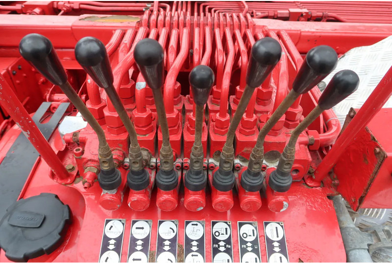 Volvo FH 460 Hooklift 8x2 Haakarm. 3x Steering axle - Nákladní auto - kabelový systém: obrázek 4 Volvo FH 460 Hooklift 8x2 Haakarm. 3x Steering axle - Nákladní auto - kabelový systém: obrázek 4