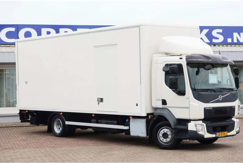 Volvo FL 250 Bak + Klep E6 - Skříňový nákladní auto: obrázek 2 Volvo FL 250 Bak + Klep E6 - Skříňový nákladní auto: obrázek 2