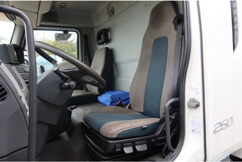 Volvo FL 250 Bak + Klep E6 - Skříňový nákladní auto: obrázek 5 Volvo FL 250 Bak + Klep E6 - Skříňový nákladní auto: obrázek 5