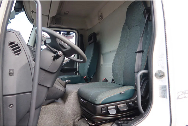 Volvo FL Bak + Dhollandia klep 2000 Kg - Skříňový nákladní auto: obrázek 5 Volvo FL Bak + Dhollandia klep 2000 Kg - Skříňový nákladní auto: obrázek 5