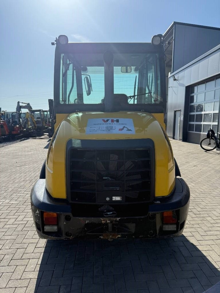 Komatsu WA 70-6 - Kolový nakladač: obrázek 4 Komatsu WA 70-6 - Kolový nakladač: obrázek 4