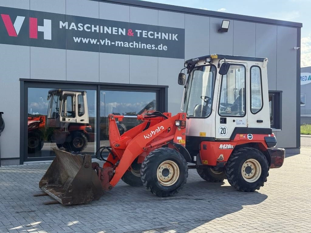 Kubota R 420 - Kolový nakladač: obrázek 2 Kubota R 420 - Kolový nakladač: obrázek 2