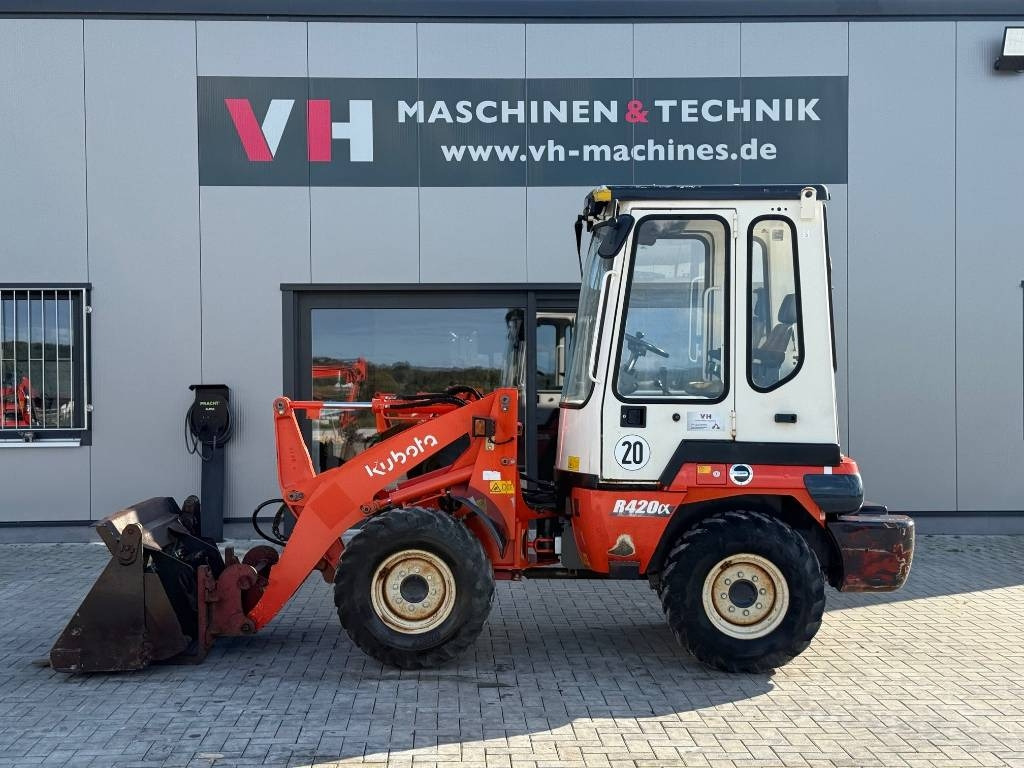 Kubota R 420 - Kolový nakladač: obrázek 1 Kubota R 420 - Kolový nakladač: obrázek 1