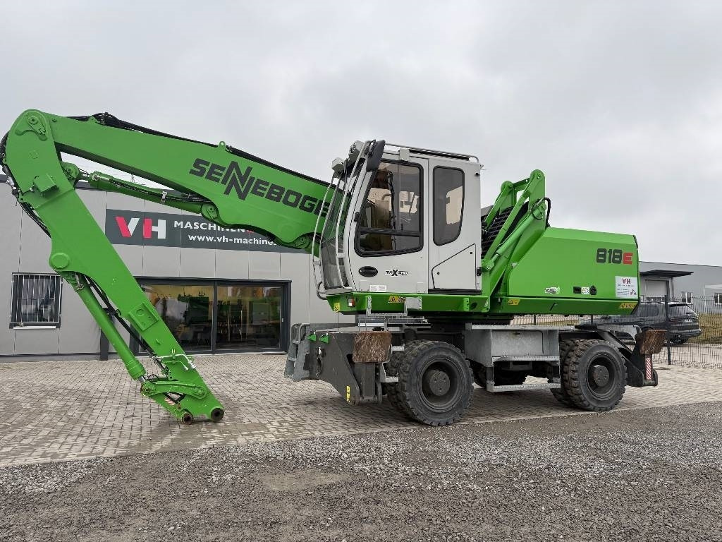 Sennebogen 818 E - Překládkové rypadlo: obrázek 1 Sennebogen 818 E - Překládkové rypadlo: obrázek 1