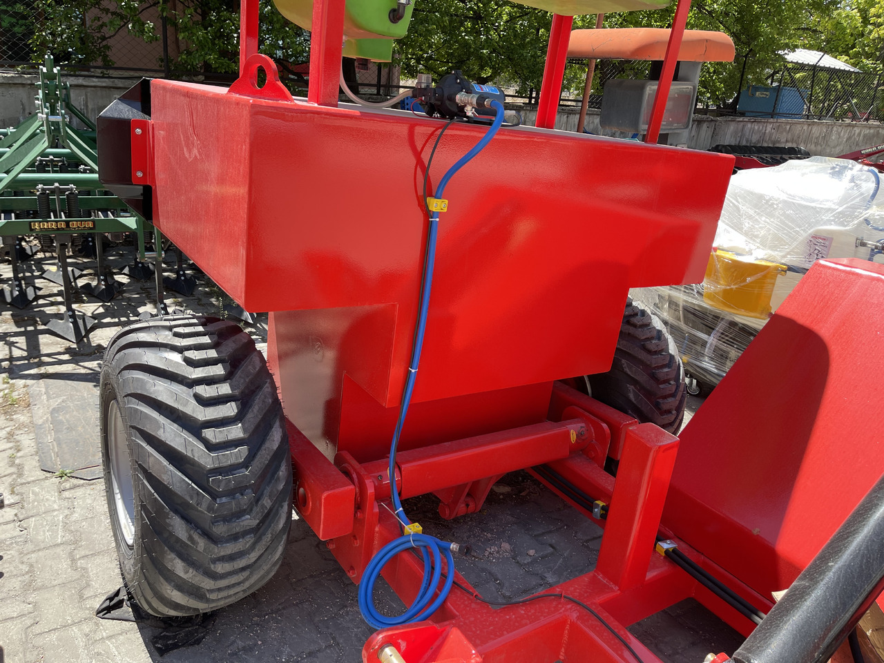 SOIL MASTER COMPOST TURNER MACHINE (COMPOST MIXER) - Obraceč/ Shrnovač: obrázek 5 SOIL MASTER COMPOST TURNER MACHINE (COMPOST MIXER) - Obraceč/ Shrnovač: obrázek 5