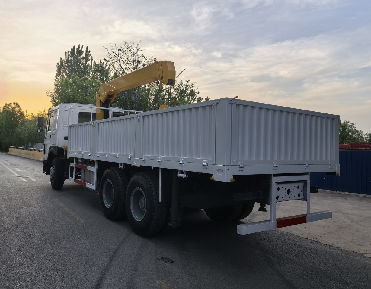 HOWO 371HP CRANE TRUCK - Auto s hydraulickou rukou: obrázek 4 HOWO 371HP CRANE TRUCK - Auto s hydraulickou rukou: obrázek 4
