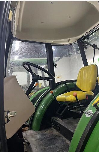 John Deere 1404 - Traktor: obrázek 3 John Deere 1404 - Traktor: obrázek 3