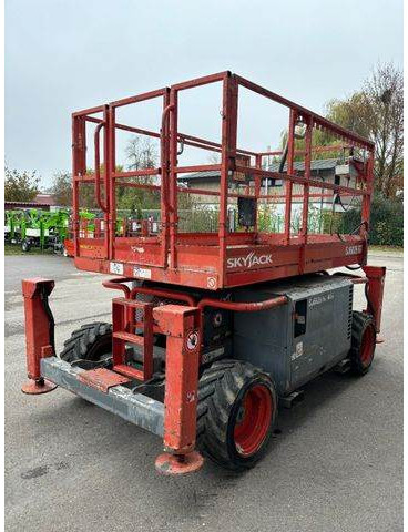 Skyjack SJ6826RT 10m Scherenarbeitsbühne BJ 2015 - Nůžková plošina: obrázek 3 Skyjack SJ6826RT 10m Scherenarbeitsbühne BJ 2015 - Nůžková plošina: obrázek 3