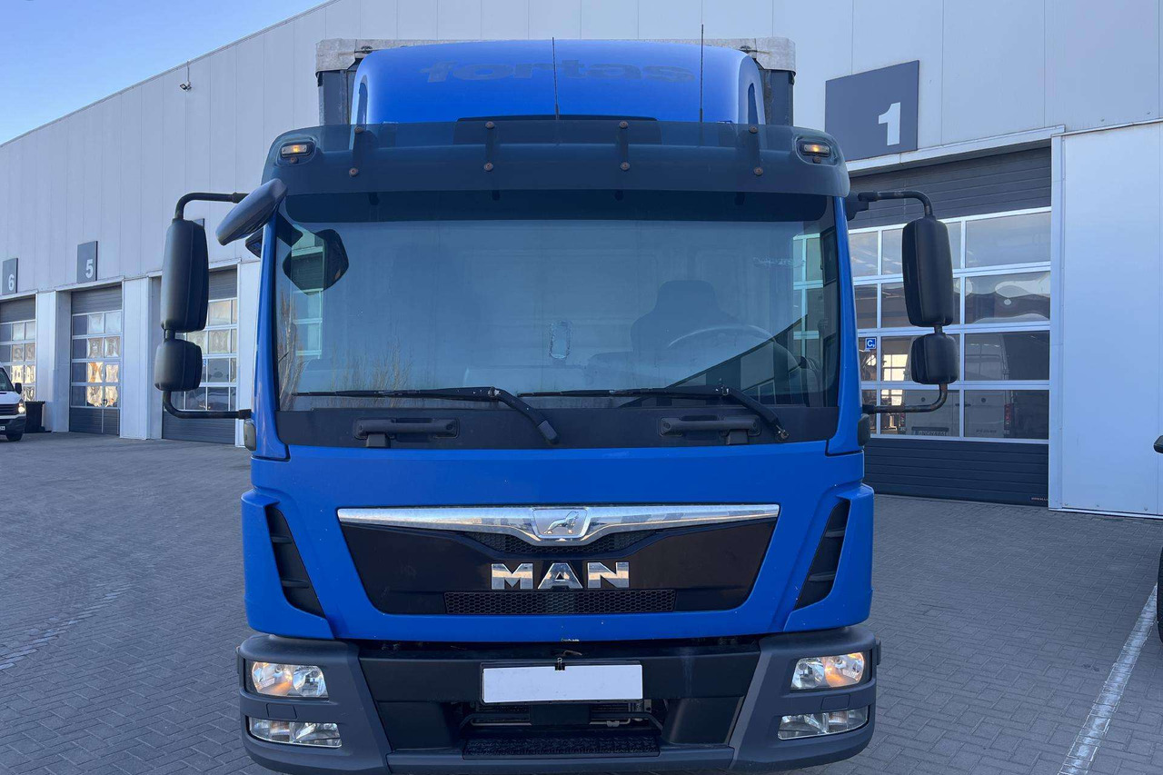 MAN TGL 12.220 4X2 BL su liftu (8493) - Plachtový nákladní auto: obrázek 2 MAN TGL 12.220 4X2 BL su liftu (8493) - Plachtový nákladní auto: obrázek 2