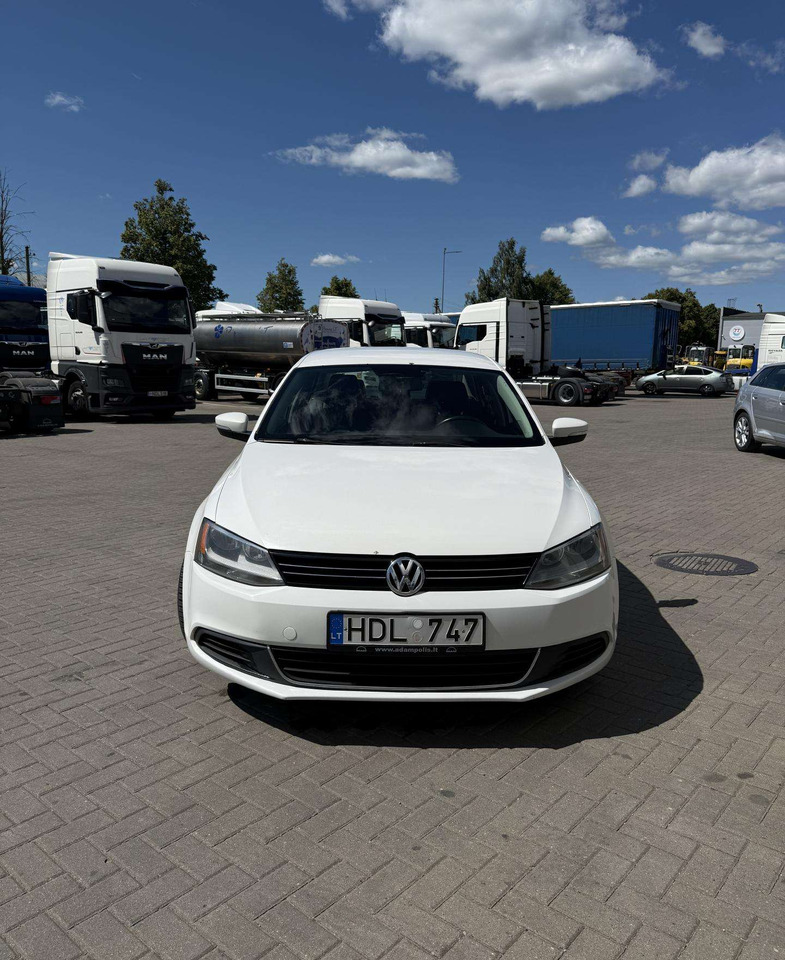 Volkswagen Jetta - Sedan: obrázek 2 Volkswagen Jetta - Sedan: obrázek 2