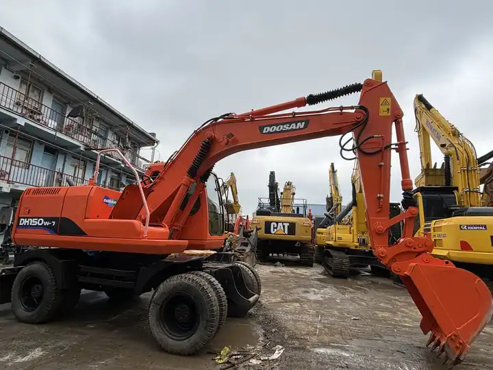15ton Used Wheel Excavator Doosan Dh150w-7 Made In Korea For Sale With Original Good Running Condition In Shanghai - Kolesové rýpadlo: obrázek 2 15ton Used Wheel Excavator Doosan Dh150w-7 Made In Korea For Sale With Original Good Running Condition In Shanghai - Kolesové rýpadlo: obrázek 2