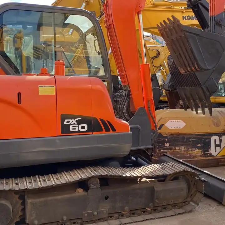 6tons doosan excavator used dx60 dh60 dx55 dh55 mini excavator free shipping - Pásové rýpadlo: obrázek 1 6tons doosan excavator used dx60 dh60 dx55 dh55 mini excavator free shipping - Pásové rýpadlo: obrázek 1