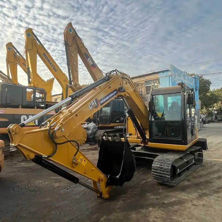7 Ton Caterpillar Mini Excavator Cat 307c 307d With Rubber Tracks And Hydraulic Blade in Shanghai - Pásové rýpadlo: obrázek 1 7 Ton Caterpillar Mini Excavator Cat 307c 307d With Rubber Tracks And Hydraulic Blade in Shanghai - Pásové rýpadlo: obrázek 1