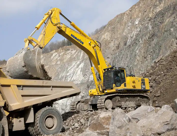 70 Ton Used Japan Komatsu PC700 Excavator for Sale Used Excavator PC220 PC200 PC240 PC600 PC650 PC700 PC800 - Rýpadlo: obrázek 1 70 Ton Used Japan Komatsu PC700 Excavator for Sale Used Excavator PC220 PC200 PC240 PC600 PC650 PC700 PC800 - Rýpadlo: obrázek 1