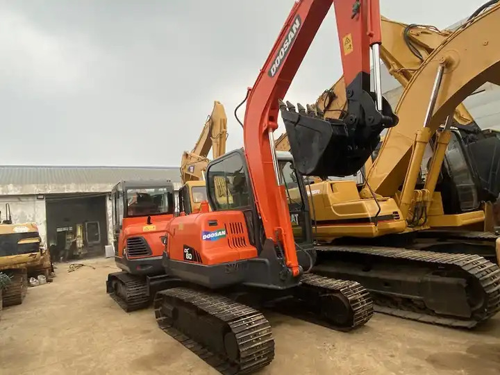 Pásové rýpadlo 90% new Korea Doosan 6ton dx60 dx55 dx75 excavator: obrázek 7