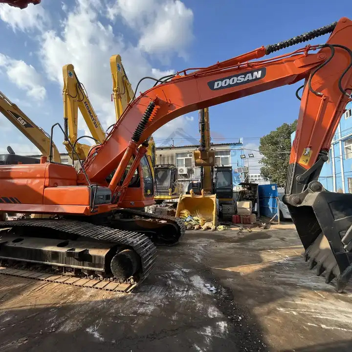 90% new and low hours used excavators Doosan DX300LC second hand excavators 30tons excavator new arrivedd in stock for sale - Rýpadlo: obrázek 1 90% new and low hours used excavators Doosan DX300LC second hand excavators 30tons excavator new arrivedd in stock for sale - Rýpadlo: obrázek 1