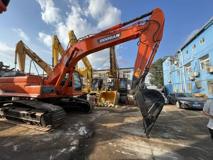 90% new and low hours used excavators Doosan DX300LC second hand excavators 30tons excavator new arrivedd in stock for sale - Rýpadlo: obrázek 2 90% new and low hours used excavators Doosan DX300LC second hand excavators 30tons excavator new arrivedd in stock for sale - Rýpadlo: obrázek 2