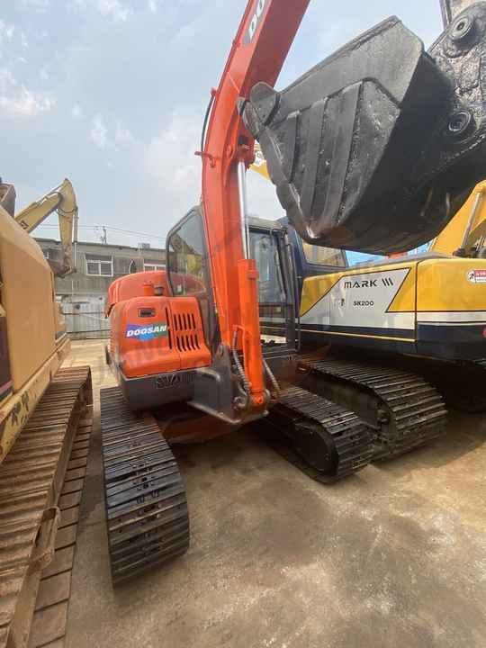 Awesome Performance Korea Imported Small Scale Used Doosan Dx60 dx225 dh55 dh60 Excavator in Shanghai good price - Pásové rýpadlo: obrázek 3 Awesome Performance Korea Imported Small Scale Used Doosan Dx60 dx225 dh55 dh60 Excavator in Shanghai good price - Pásové rýpadlo: obrázek 3