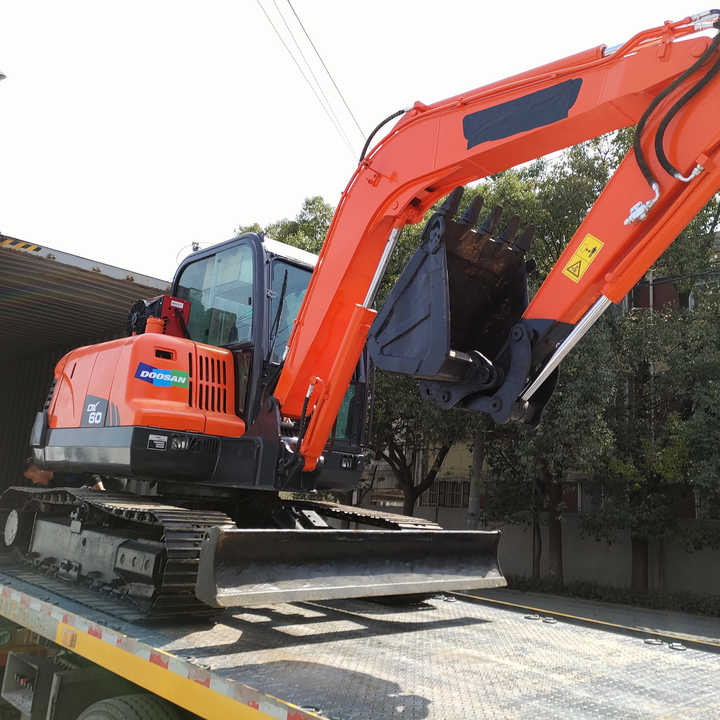 Awesome Performance Korea Imported Small Scale Used Doosan Excavator Dx60 Dx225 Dh60 Dh55 - Pásové rýpadlo: obrázek 1 Awesome Performance Korea Imported Small Scale Used Doosan Excavator Dx60 Dx225 Dh60 Dh55 - Pásové rýpadlo: obrázek 1