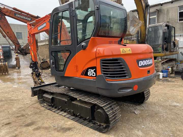 Awesome Performance Korea Imported Small Scale Used Doosan Excavator Dx60 Dx225 Dh60 Dh55 - Pásové rýpadlo: obrázek 4 Awesome Performance Korea Imported Small Scale Used Doosan Excavator Dx60 Dx225 Dh60 Dh55 - Pásové rýpadlo: obrázek 4