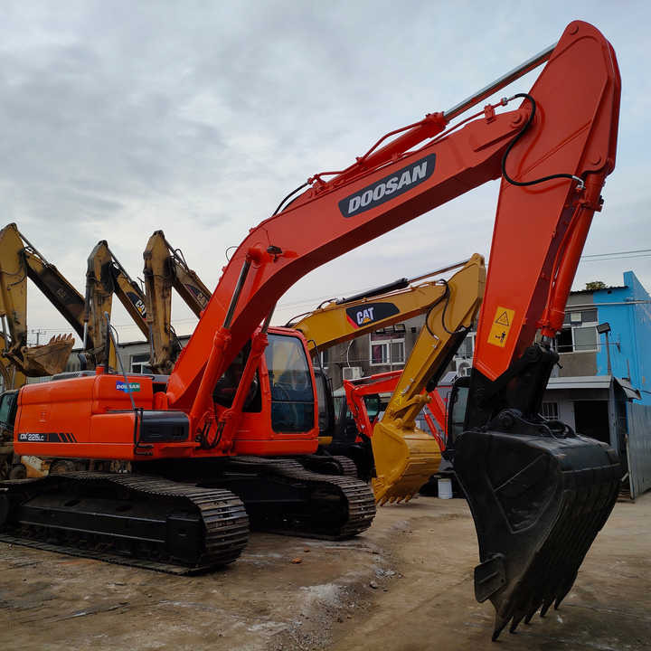 Best Selling DOOSAN excavator machine construction used machinery equipment dx225 DX60 DX70 DH60 DH220 used excavator low price - Rýpadlo: obrázek 1 Best Selling DOOSAN excavator machine construction used machinery equipment dx225 DX60 DX70 DH60 DH220 used excavator low price - Rýpadlo: obrázek 1