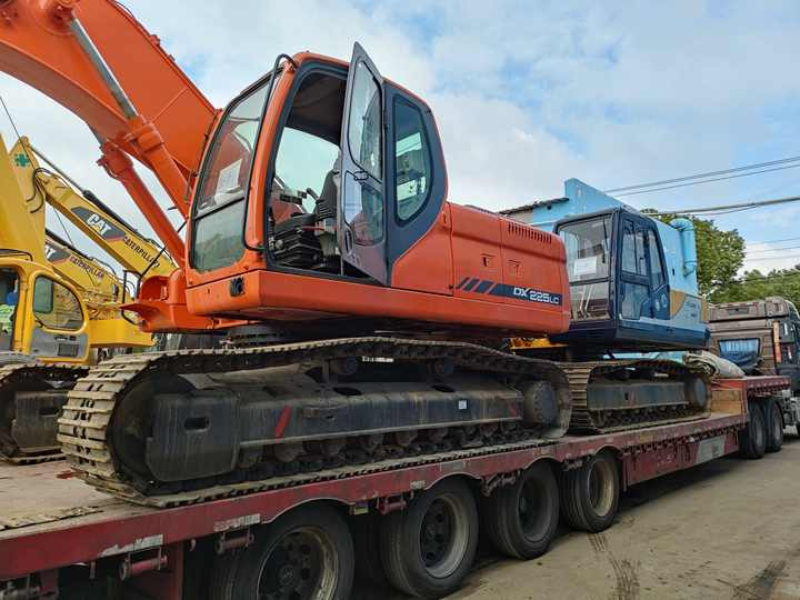 Best Selling DOOSAN excavator machine construction used machinery equipment dx225 DX60 DX70 DH60 DH220 used excavators in stock - Rýpadlo: obrázek 3 Best Selling DOOSAN excavator machine construction used machinery equipment dx225 DX60 DX70 DH60 DH220 used excavators in stock - Rýpadlo: obrázek 3