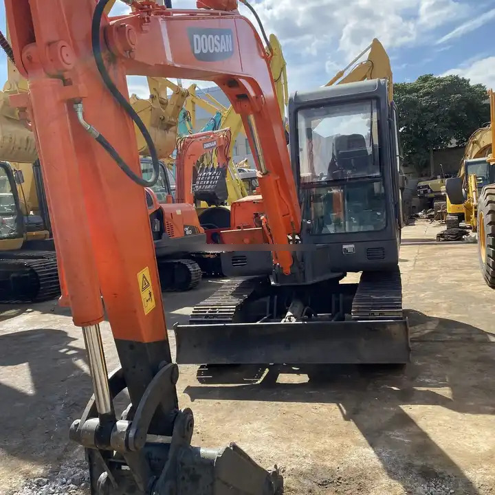 Doosan DH55-V Used Excavator Crawler Excavator Second Hand Japan Engine DH55-V Doosan Excavator in stock for sale - Mini rýpadlo: obrázek 1 Doosan DH55-V Used Excavator Crawler Excavator Second Hand Japan Engine DH55-V Doosan Excavator in stock for sale - Mini rýpadlo: obrázek 1