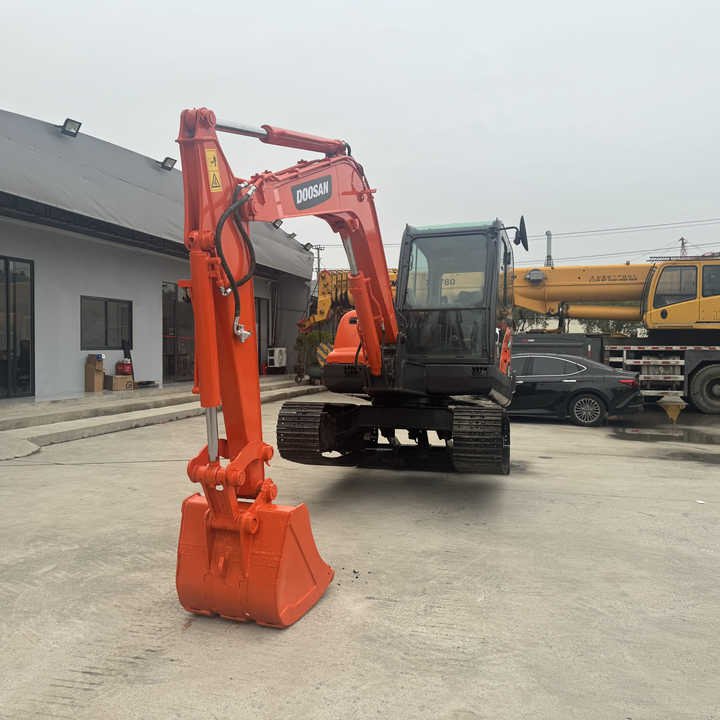 High Quality and Low Price Used Doosan Dx60 Dx75 Dx80 Crawler Excavator in Good Condition 6-ton Mini 6t Excavator for Sale - Pásové rýpadlo: obrázek 1 High Quality and Low Price Used Doosan Dx60 Dx75 Dx80 Crawler Excavator in Good Condition 6-ton Mini 6t Excavator for Sale - Pásové rýpadlo: obrázek 1