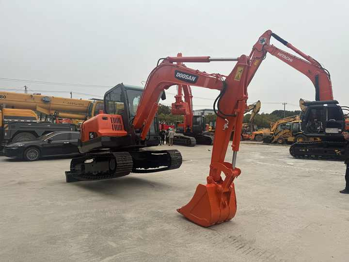 High Quality and Low Price Used Doosan Dx60 Dx75 Dx80 Crawler Excavator in Good Condition 6-ton Mini 6t Excavator for Sale - Pásové rýpadlo: obrázek 5 High Quality and Low Price Used Doosan Dx60 Dx75 Dx80 Crawler Excavator in Good Condition 6-ton Mini 6t Excavator for Sale - Pásové rýpadlo: obrázek 5
