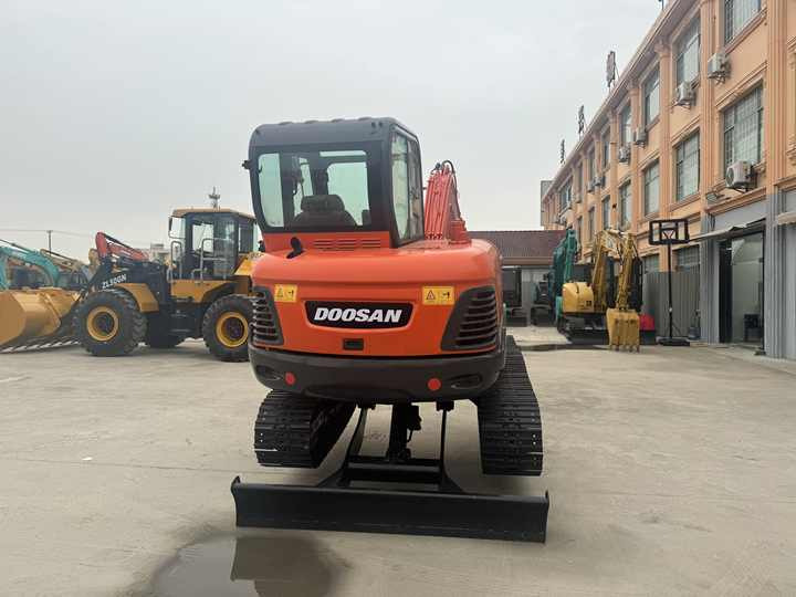 High Quality and Low Price Used Doosan Dx60 Dx75 Dx80 Crawler Excavator in Good Condition 6-ton Mini 6t Excavator for Sale - Pásové rýpadlo: obrázek 2 High Quality and Low Price Used Doosan Dx60 Dx75 Dx80 Crawler Excavator in Good Condition 6-ton Mini 6t Excavator for Sale - Pásové rýpadlo: obrázek 2