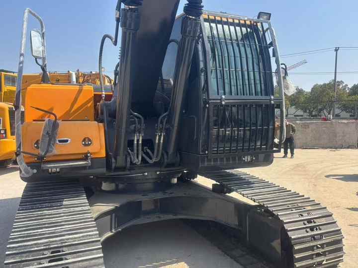 Korea 22 Ton Hyundai 220 Excavator R220LC-9s Used Hyundai Excavator 220 Used Hyundai 220-9 225LC Machine for Construction - Rýpadlo: obrázek 4 Korea 22 Ton Hyundai 220 Excavator R220LC-9s Used Hyundai Excavator 220 Used Hyundai 220-9 225LC Machine for Construction - Rýpadlo: obrázek 4