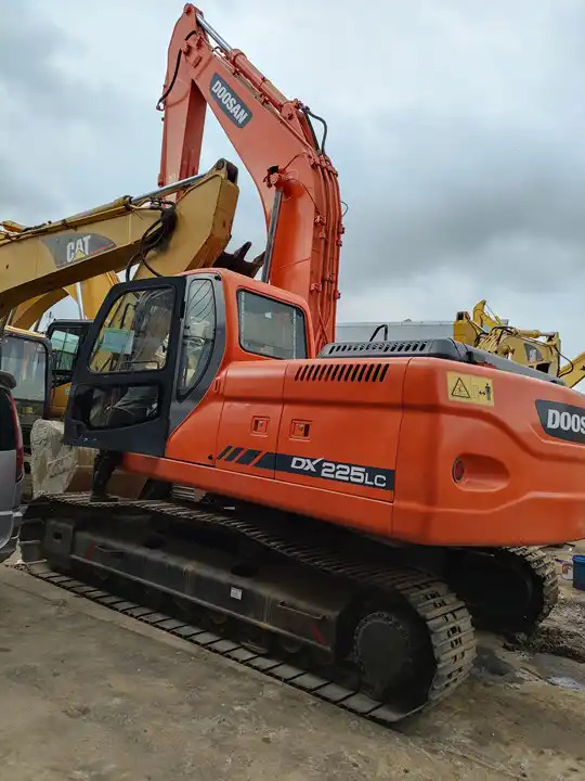 Korea Used Excavator 20ton Doosan Dx225 Dx220 Dx200 Hydraulic Crawler Second Hand Doosan 20ton 22ton Excavator - Rýpadlo: obrázek 3 Korea Used Excavator 20ton Doosan Dx225 Dx220 Dx200 Hydraulic Crawler Second Hand Doosan 20ton 22ton Excavator - Rýpadlo: obrázek 3