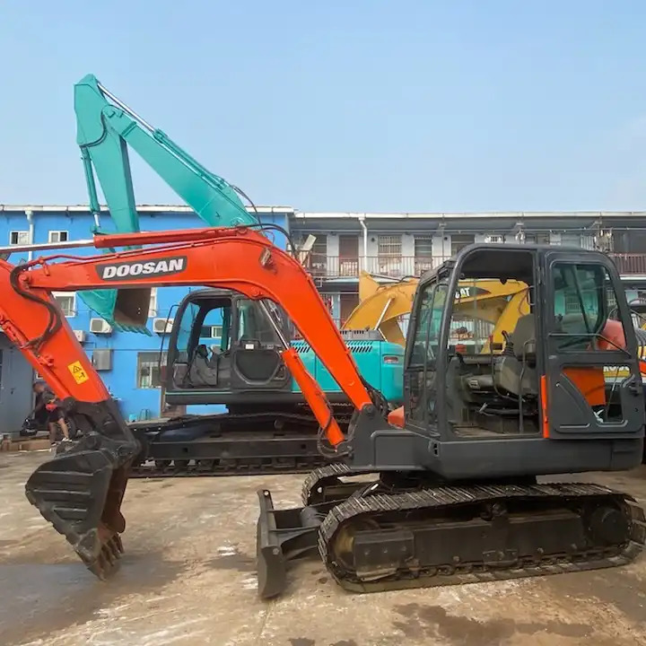 ON SALE Doosan 6ton dx60 Used excavator on sale in stock - Pásové rýpadlo: obrázek 2 ON SALE Doosan 6ton dx60 Used excavator on sale in stock - Pásové rýpadlo: obrázek 2