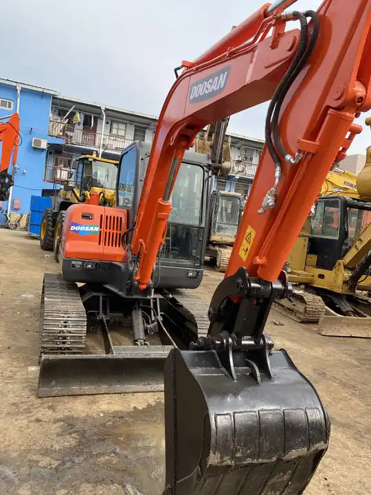 Original 6ton Doosan Dx60 used Hydraulic Crawler mini Excavator Doosan DX60 Excavator in Stock - Pásové rýpadlo: obrázek 4 Original 6ton Doosan Dx60 used Hydraulic Crawler mini Excavator Doosan DX60 Excavator in Stock - Pásové rýpadlo: obrázek 4
