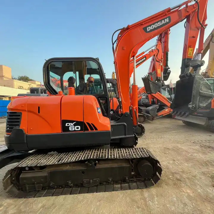 Original Top Sale High Performance Slightly Used Doosan Dx60 Tracked Excavator For Landscaping In Shanghai - Pásové rýpadlo: obrázek 1 Original Top Sale High Performance Slightly Used Doosan Dx60 Tracked Excavator For Landscaping In Shanghai - Pásové rýpadlo: obrázek 1