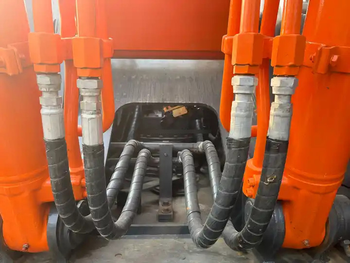 Pásové rýpadlo Original Well-Maintained Hitachi ZX200-3 Used Excavator for Sale,Second hand hitachi zx200-3 zx200-3G excavator: obrázek 6