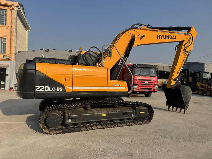 Perfect Condition usada excavadora 22ton Hyundai 220LC Hyundai Excavator Used 220LC-9S excavator For Construction For Sale - Pásové rýpadlo: obrázek 3 Perfect Condition usada excavadora 22ton Hyundai 220LC Hyundai Excavator Used 220LC-9S excavator For Construction For Sale - Pásové rýpadlo: obrázek 3