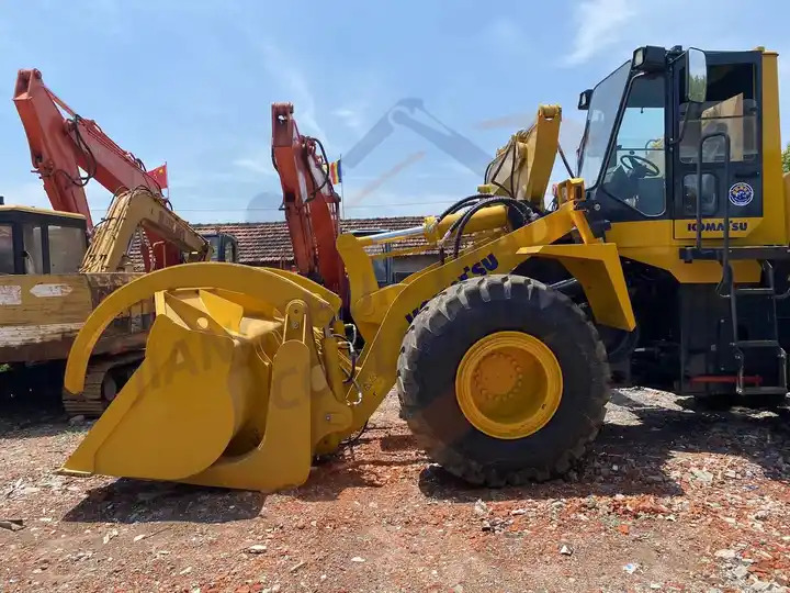 Second Hand Japan Made Komatsu Wa380-3 Front Loader Used Original Painting Komatsu Wa 380-3 in Stock for Sale - Kolový nakladač: obrázek 5 Second Hand Japan Made Komatsu Wa380-3 Front Loader Used Original Painting Komatsu Wa 380-3 in Stock for Sale - Kolový nakladač: obrázek 5